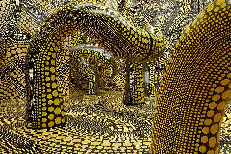  Organisch, abstrakt, nahbar: Die Kunst von Yayoi Kusama 