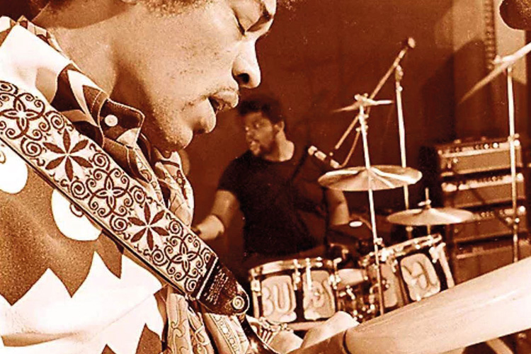 Her mit den Produktionsmitteln! Jimi Hendrix mit Buddy Miles (Band of Gypsys)