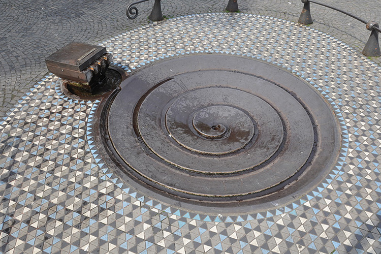 Foto: privat Monument der Bescheidenheit: Taubenbrunnen von Mataré