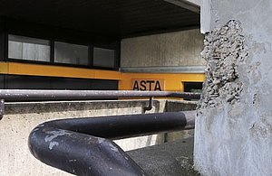 Marodes FH-Hauptgebäude:  Die Studenten wollen sanieren,  die Leitung schnell weg