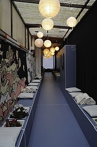 Treffpunkt im Viertel: StadtRevue-Innenhof bei den Passagen 2010