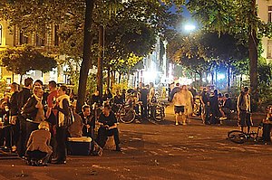 Prächtige Stimmung am Brüsseler Platz – zumindest unter den Gästen