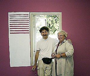 Gut gelaunt im Provisorium: Sozialpädagoge Hartwig Beseler und Renate Graffmann vom Vorstanddes Rom e.V.