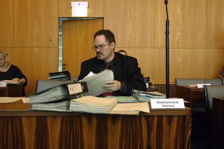 Irgendwo muss das Geld doch sein: Stadtkämmerer Peter Michael Soénius