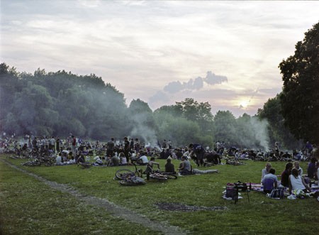 Der Albtraum des Grünflächenamtes: enthemmtes Freiluft-Grillen am Aachener Weiher