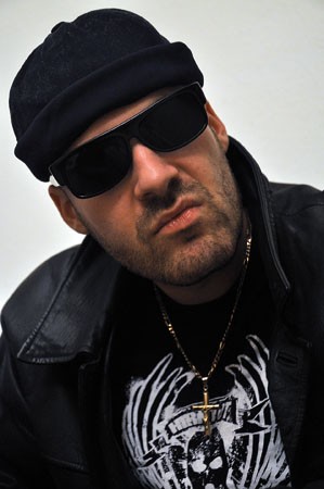 I wear my sunglasses at night: der Rapper Schwartz