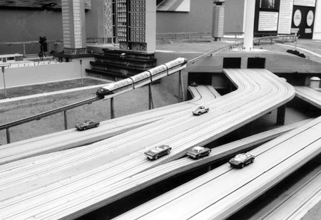 1 Zukunftsmodell für Köln mit Alweg-Bahn, Ausstellung im Stadtmuseum »Straßen gestern heute und morgen« 1971